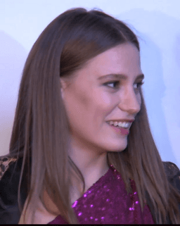 Serenay Sarıkaya
