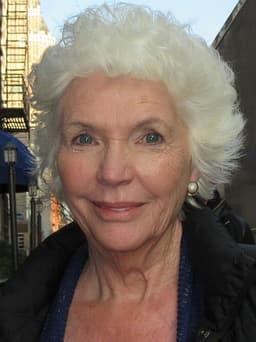 Fionnula Flanagan