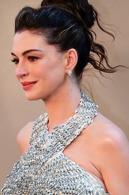 Anne Hathaway